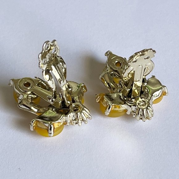 Vintage Yellow Thermoset Rhinestone Climber Clip On Earrings GoldTone 50s Lucite - Picture 7 of 10